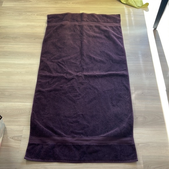Large Royal Velvet Bath Towels-Eggplant/Rich Purple - Picture 2 of 7